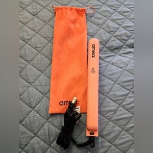 Amika strand perfect flat iron